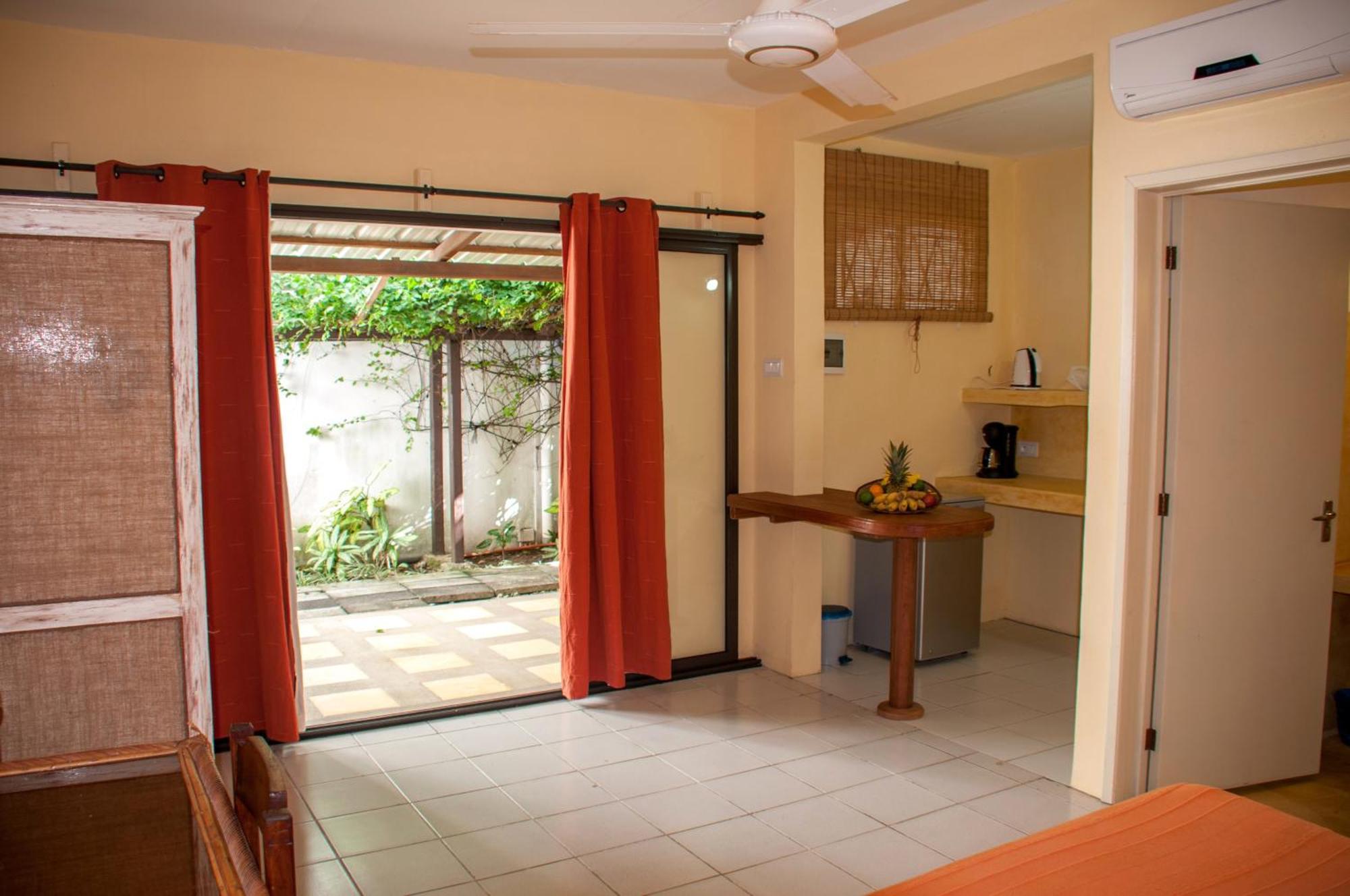 Chantauvent Guest House Blue Bay Room photo