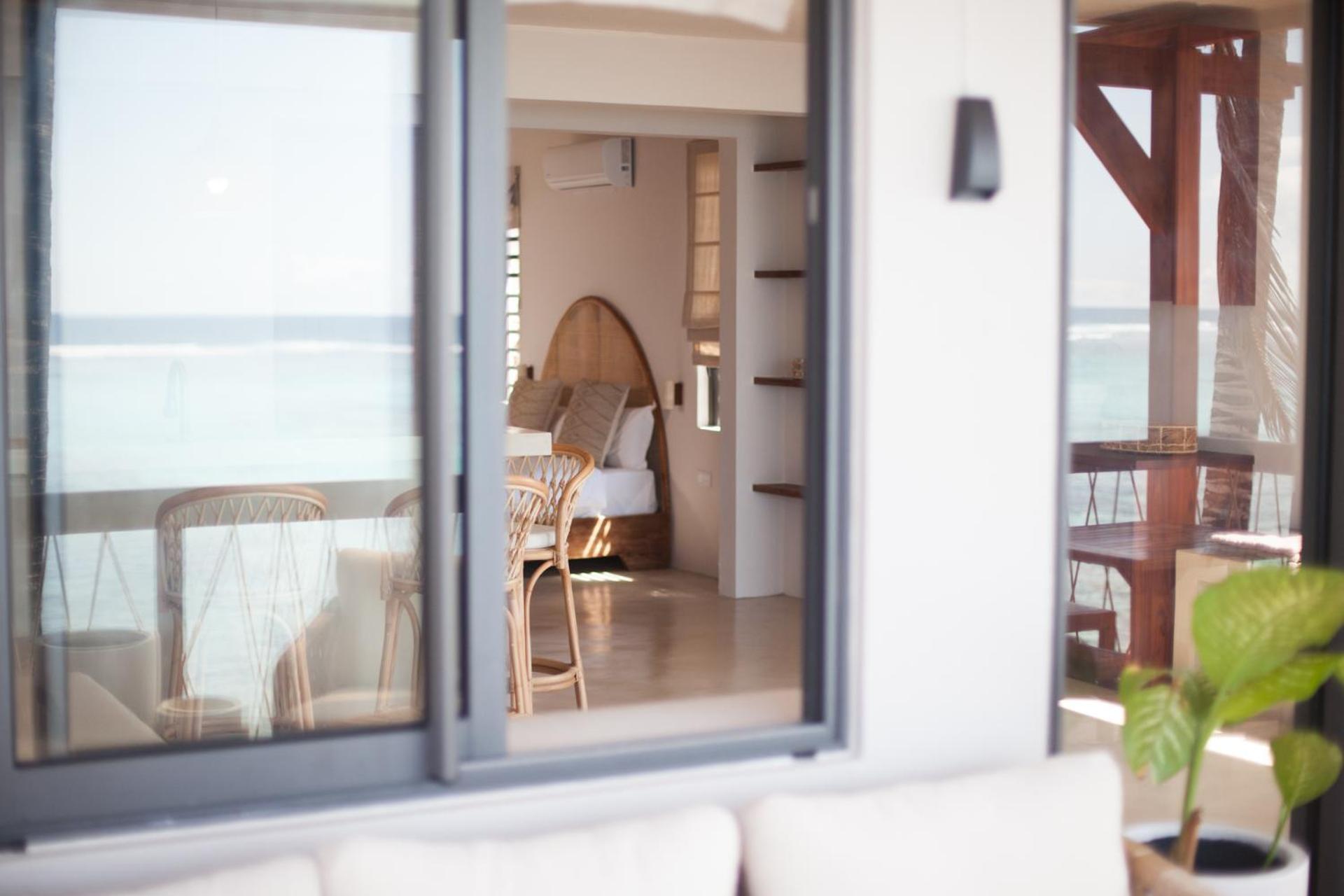 Chantauvent Guest House Blue Bay Exterior photo