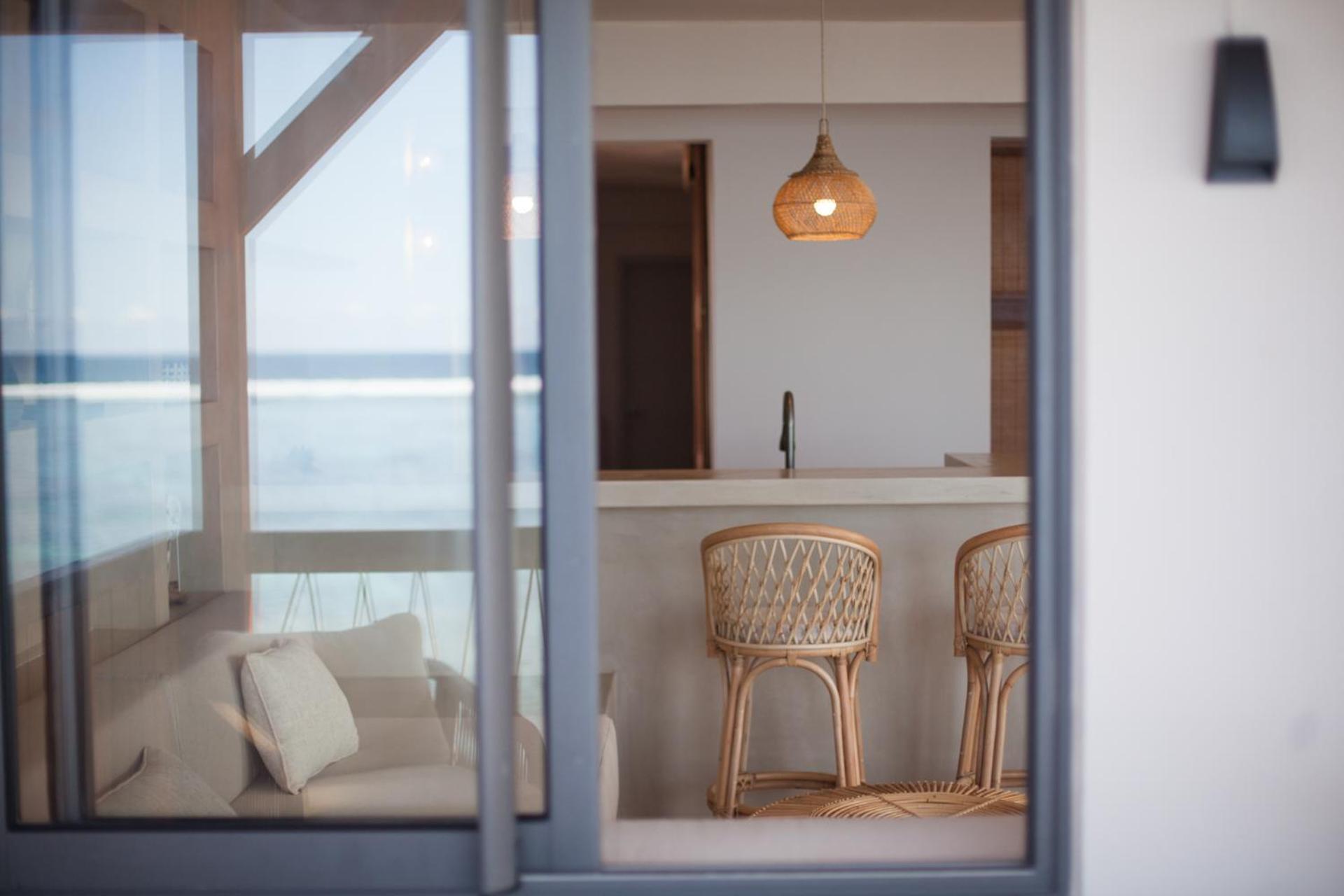 Chantauvent Guest House Blue Bay Exterior photo