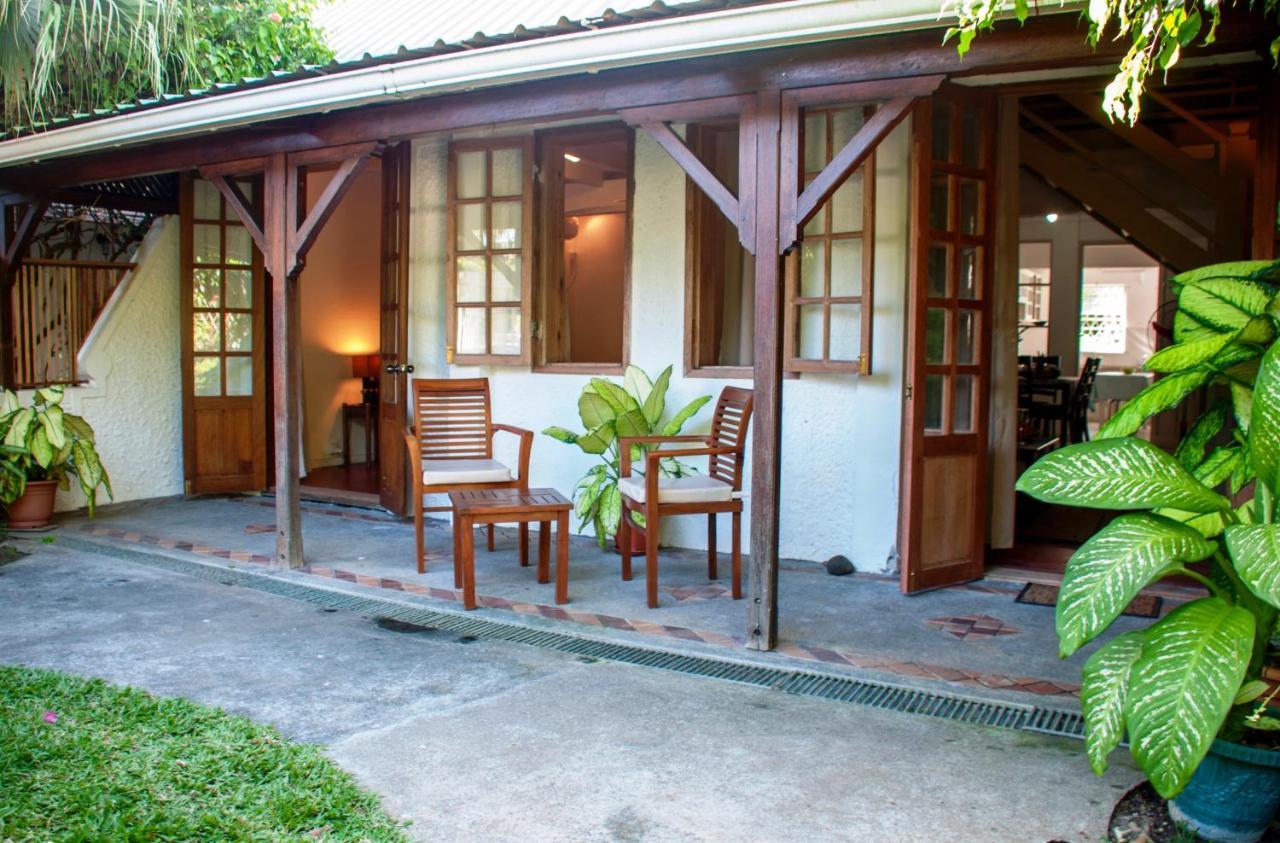 Chantauvent Guest House Blue Bay Exterior photo